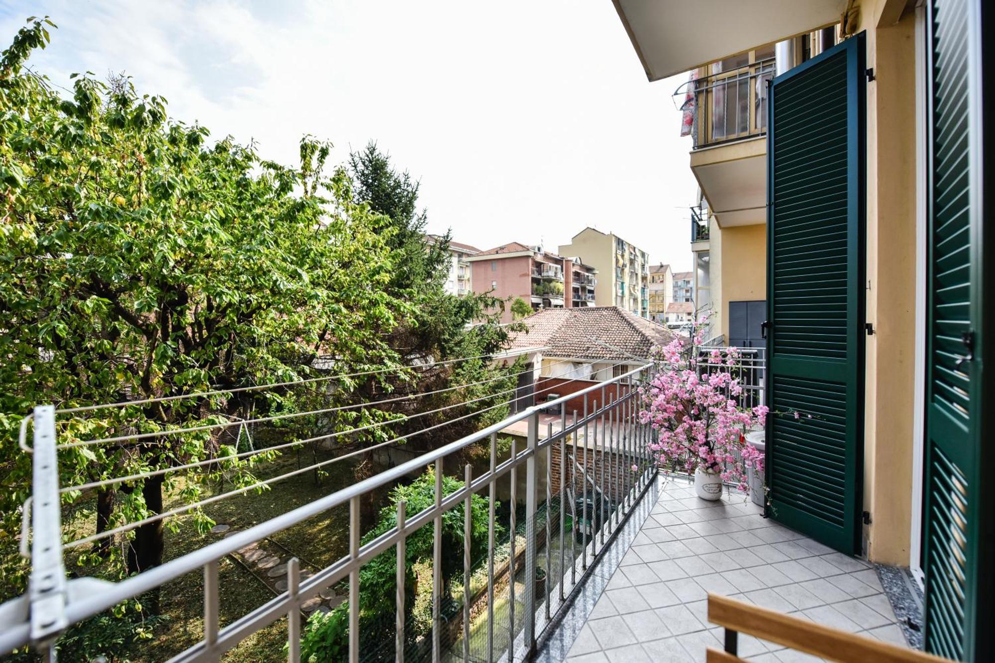 Benvenuti Casa Leo - Elegante Appartamento トリノ エクステリア 写真
